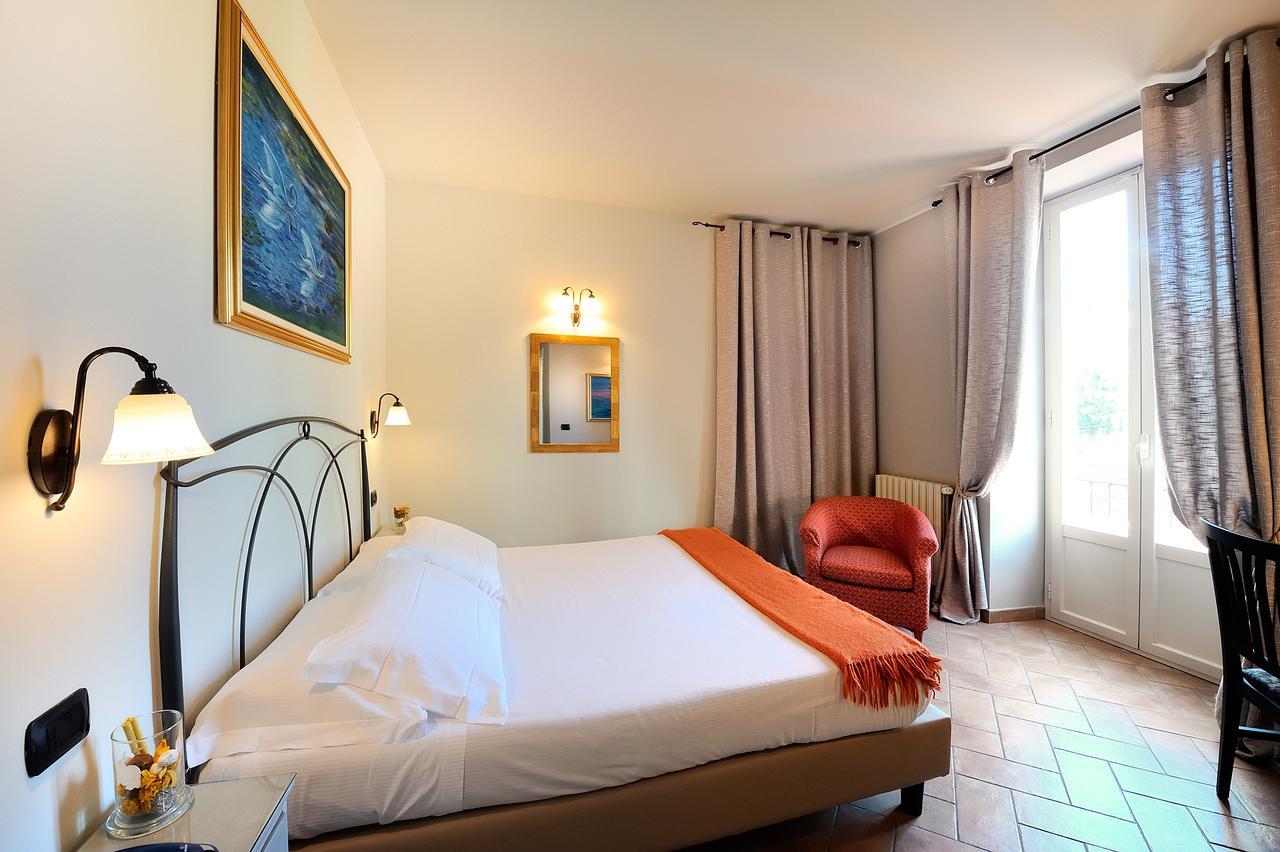 Albergo Giuan Арма ди Таджия Екстериор снимка